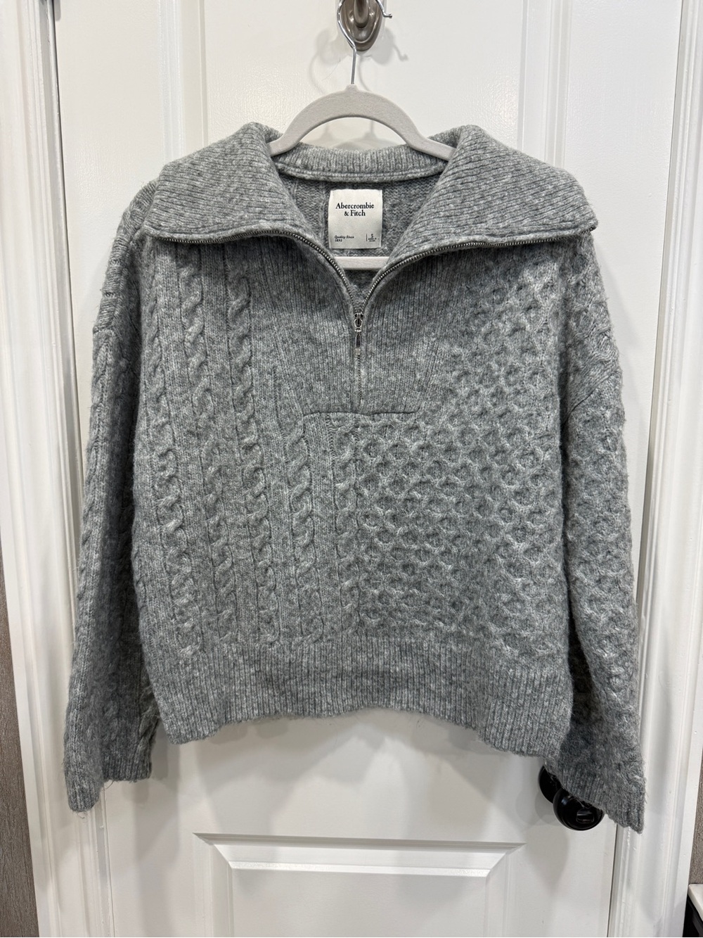 Abercrombie & Fitch Women’s Light Gray Cable-Knit Quarter-Zip Sweater